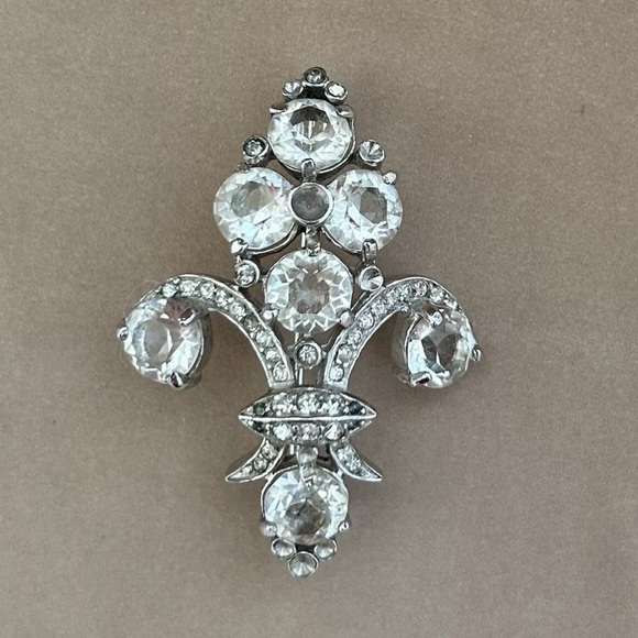 Vintage REJA, Inc. Fleur De Lis Silver Crystal Brooch - Picture 8 of 12
